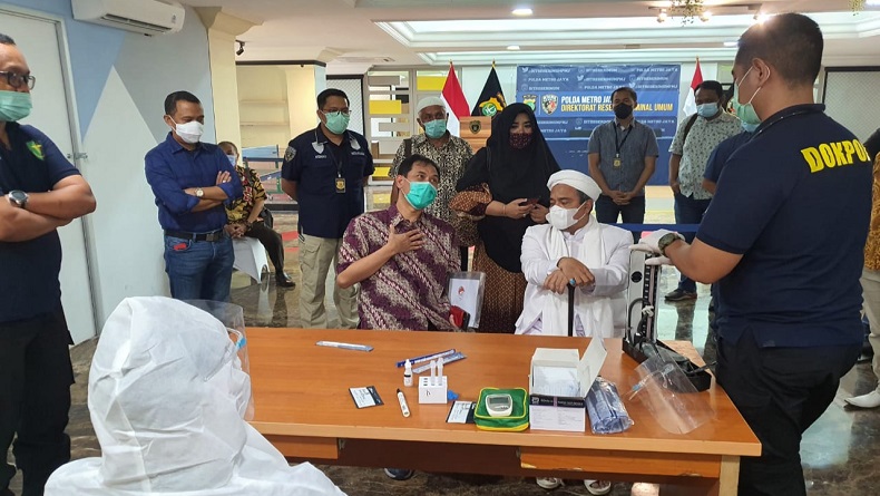 Jalani Pemeriksaan di Polda Metro Jaya, Habib Rizieq Negatif Covid-19